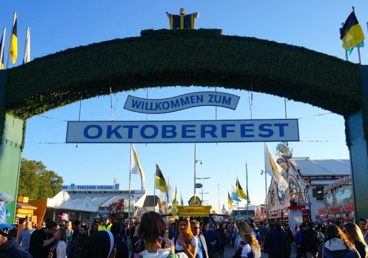 Oktoberfest-entrance.jpg